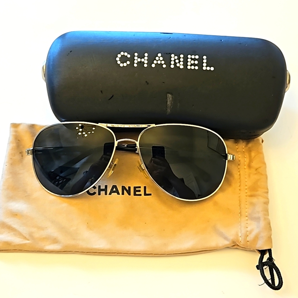 CHANEL Aviator Silver Tone Sunglasses w/ Swarovski Crystals w/ Case & Du…
